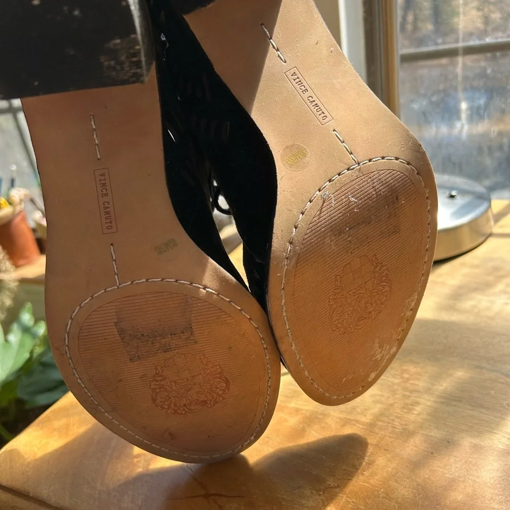 Vince Camuto suede tie at front zipper on back! Preowned 
Very good condition - Picture 6 of 7